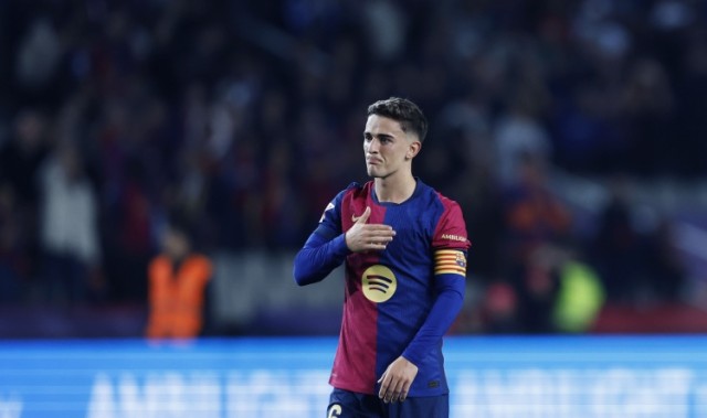 跟队记者：加维将继续接受保守治疗，一周后评估是否需要手术